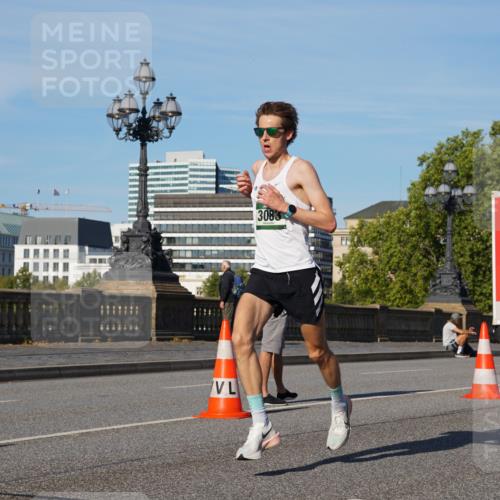 07.09.2025 - BARMER Alsterlauf Yannick Fuchs http://msf.ph/oto/8739800 07.09.2025 09:26:42 Laufen 3083 meine-sportfotos.de