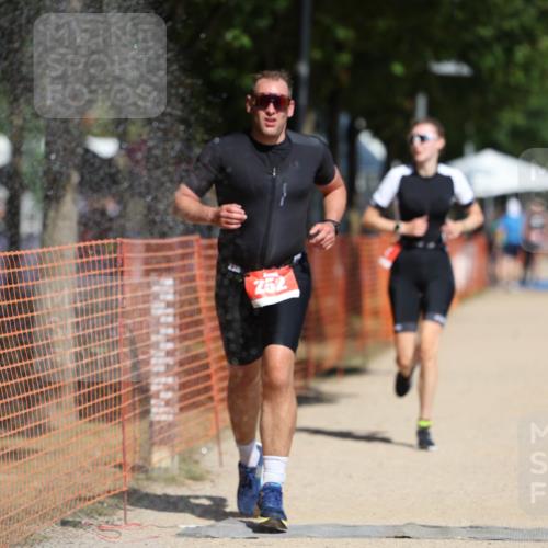 07.09.2025 - 19. Norderstedt Triathlon Michael Strokosch http://msf.ph/oto/8739839 07.09.2025 12:30:17 Laufen 252, 292, 1246 meine-sportfotos.de