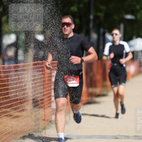 07.09.2025 - 19. Norderstedt Triathlon Michael Strokosch http://msf.ph/oto/8739867 07.09.2025 12:30:18 Laufen 252, 292, 1246 meine-sportfotos.de