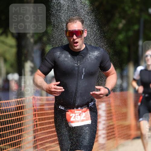 07.09.2025 - 19. Norderstedt Triathlon Michael Strokosch http://msf.ph/oto/8739923 07.09.2025 12:30:19 Laufen 252, 292 meine-sportfotos.de