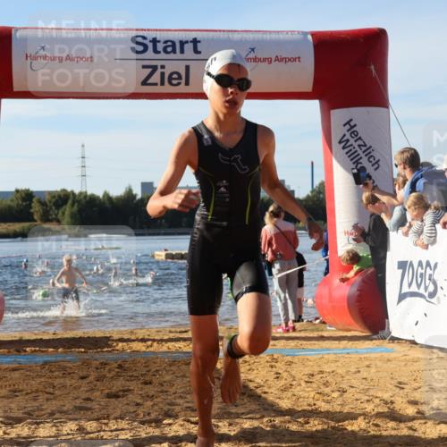 07.09.2025 - 19. Norderstedt Triathlon Luisa Fischer http://msf.ph/oto/8739941 07.09.2025 09:30:06 Schwimmen 568, 603, 607, 617, 625, 631, 634 meine-sportfotos.de
