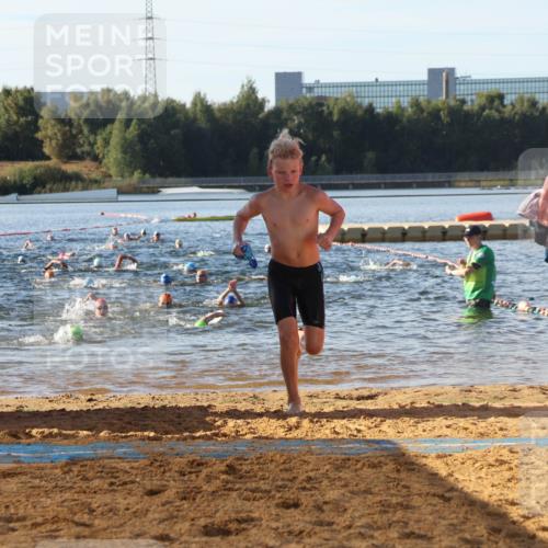 07.09.2025 - 19. Norderstedt Triathlon Luisa Fischer http://msf.ph/oto/8739966 07.09.2025 09:30:10 Schwimmen 568, 617, 625, 631, 634 meine-sportfotos.de