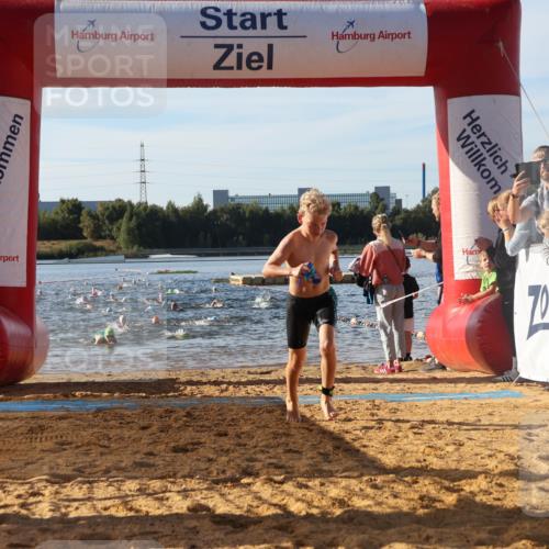 07.09.2025 - 19. Norderstedt Triathlon Luisa Fischer http://msf.ph/oto/8739992 07.09.2025 09:30:11 Schwimmen 568, 617, 625, 631 meine-sportfotos.de