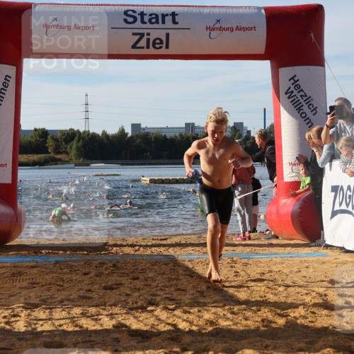 07.09.2025 - 19. Norderstedt Triathlon Luisa Fischer http://msf.ph/oto/8739998 07.09.2025 09:30:11 Schwimmen 568, 617, 625, 631 meine-sportfotos.de