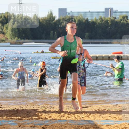 07.09.2025 - 19. Norderstedt Triathlon Luisa Fischer http://msf.ph/oto/8740066 07.09.2025 09:30:18 Schwimmen 559, 565, 566, 614, 615, 631 meine-sportfotos.de