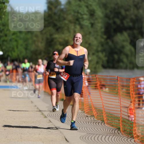 07.09.2025 - 19. Norderstedt Triathlon Michael Strokosch http://msf.ph/oto/8740206 07.09.2025 11:52:05 Laufen 200, 833, 1161 meine-sportfotos.de
