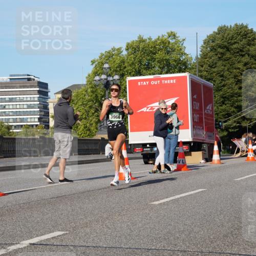 07.09.2025 - BARMER Alsterlauf Yannick Fuchs http://msf.ph/oto/8740295 07.09.2025 09:27:09 Laufen 3966 meine-sportfotos.de