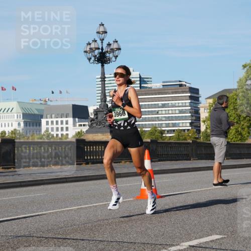 07.09.2025 - BARMER Alsterlauf Yannick Fuchs http://msf.ph/oto/8740344 07.09.2025 09:27:10 Laufen 3966 meine-sportfotos.de