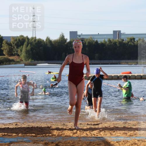07.09.2025 - 19. Norderstedt Triathlon Luisa Fischer http://msf.ph/oto/8740412 07.09.2025 09:30:41 Schwimmen 575, 576, 577, 580, 584, 589, 592, 596, 598, 599, 620, 622, 624 meine-sportfotos.de