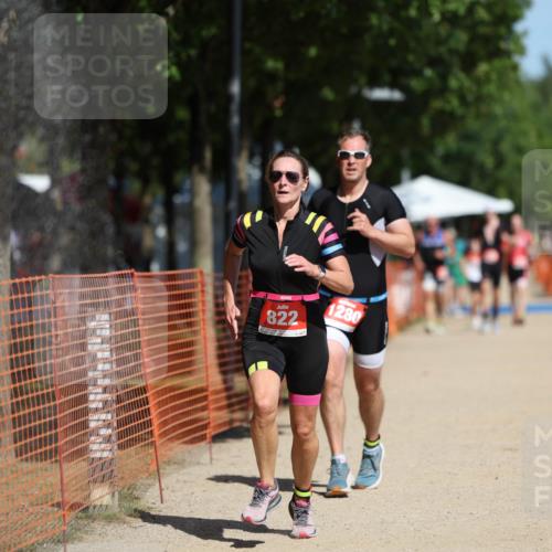 07.09.2025 - 19. Norderstedt Triathlon Michael Strokosch http://msf.ph/oto/8740428 07.09.2025 12:30:45 Laufen 703, 822, 1280, 1343 meine-sportfotos.de