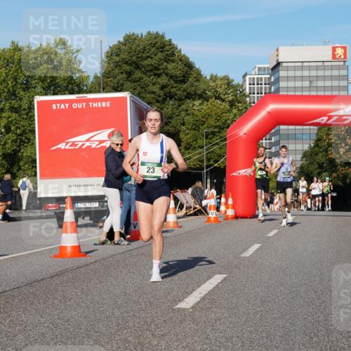 07.09.2025 - BARMER Alsterlauf Yannick Fuchs http://msf.ph/oto/8740584 07.09.2025 09:27:34 Laufen 1, 23, 14, 4586 meine-sportfotos.de