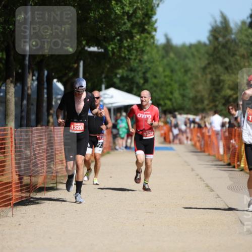 07.09.2025 - 19. Norderstedt Triathlon Michael Strokosch http://msf.ph/oto/8740620 07.09.2025 12:30:54 Laufen 710, 1300, 1320, 1372 meine-sportfotos.de