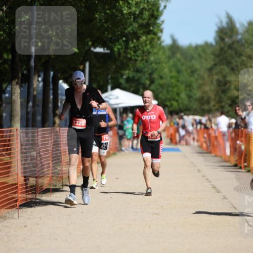 07.09.2025 - 19. Norderstedt Triathlon Michael Strokosch http://msf.ph/oto/8740629 07.09.2025 12:30:54 Laufen 710, 1300, 1320, 1372 meine-sportfotos.de