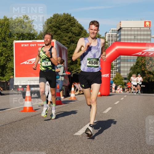 07.09.2025 - BARMER Alsterlauf Yannick Fuchs http://msf.ph/oto/8740756 07.09.2025 09:27:38 Laufen 14, 4586 meine-sportfotos.de