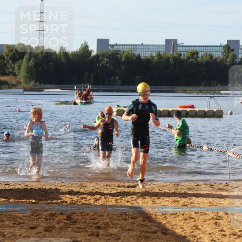 07.09.2025 - 19. Norderstedt Triathlon Luisa Fischer http://msf.ph/oto/8740767 07.09.2025 09:31:10 Schwimmen 555, 564, 608, 610 meine-sportfotos.de