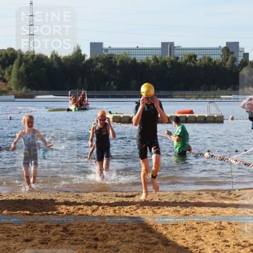 07.09.2025 - 19. Norderstedt Triathlon Luisa Fischer http://msf.ph/oto/8740773 07.09.2025 09:31:10 Schwimmen 555, 564, 608, 610 meine-sportfotos.de