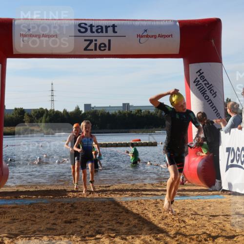 07.09.2025 - 19. Norderstedt Triathlon Luisa Fischer http://msf.ph/oto/8740810 07.09.2025 09:31:13 Schwimmen 555, 564, 608, 610 meine-sportfotos.de