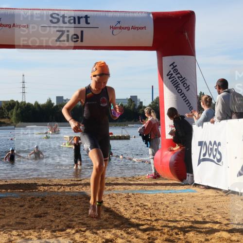 07.09.2025 - 19. Norderstedt Triathlon Luisa Fischer http://msf.ph/oto/8740865 07.09.2025 09:31:16 Schwimmen 555, 571, 608, 610 meine-sportfotos.de