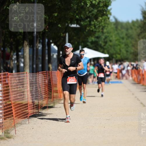 07.09.2025 - 19. Norderstedt Triathlon Michael Strokosch http://msf.ph/oto/8740896 07.09.2025 12:31:16 Laufen 215, 237 meine-sportfotos.de