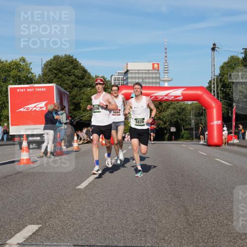 07.09.2025 - BARMER Alsterlauf Yannick Fuchs http://msf.ph/oto/8740928 07.09.2025 09:27:45 Laufen 5396, 5604, 5826 meine-sportfotos.de