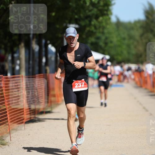 07.09.2025 - 19. Norderstedt Triathlon Michael Strokosch http://msf.ph/oto/8740961 07.09.2025 12:31:18 Laufen 215, 237, 1361 meine-sportfotos.de