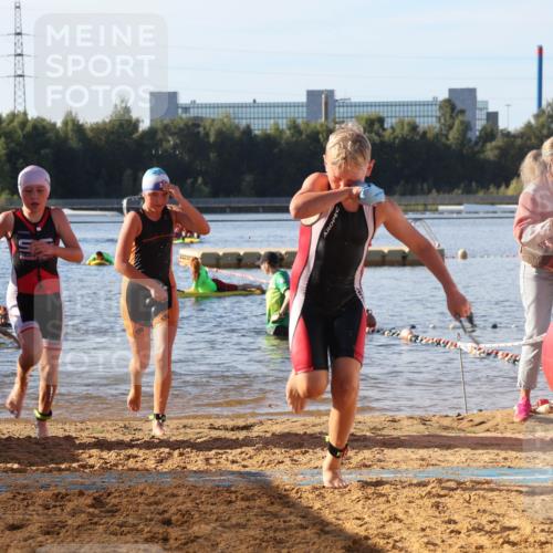 07.09.2025 - 19. Norderstedt Triathlon Luisa Fischer http://msf.ph/oto/8740985 07.09.2025 09:31:25 Schwimmen 555, 571, 574, 579, 608, 632 meine-sportfotos.de