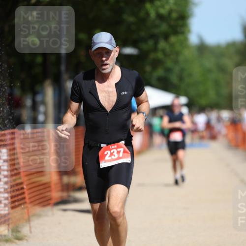 07.09.2025 - 19. Norderstedt Triathlon Michael Strokosch http://msf.ph/oto/8741004 07.09.2025 12:31:19 Laufen 215, 237, 1361 meine-sportfotos.de