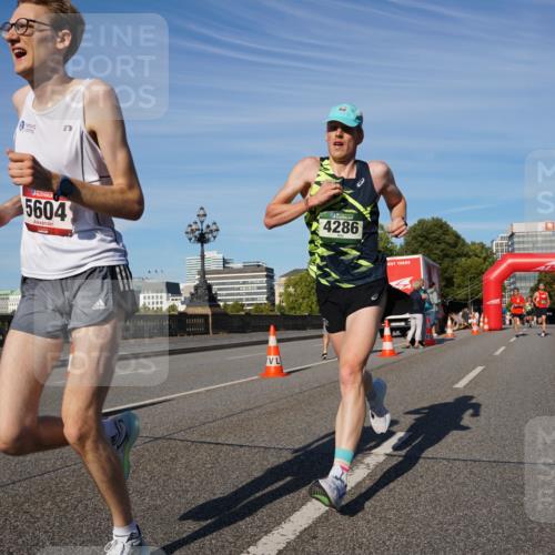 07.09.2025 - BARMER Alsterlauf Yannick Fuchs http://msf.ph/oto/8741045 07.09.2025 09:27:47 Laufen 5604, 4286 meine-sportfotos.de