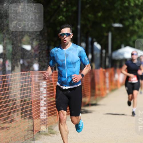 07.09.2025 - 19. Norderstedt Triathlon Michael Strokosch http://msf.ph/oto/8741055 07.09.2025 12:31:21 Laufen 215, 237, 1361 meine-sportfotos.de