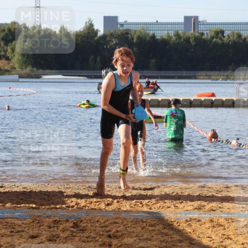 07.09.2025 - 19. Norderstedt Triathlon Luisa Fischer http://msf.ph/oto/8741093 07.09.2025 09:31:38 Schwimmen 560, 579, 581, 626, 632 meine-sportfotos.de