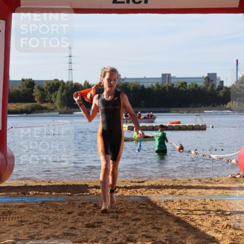 07.09.2025 - 19. Norderstedt Triathlon Luisa Fischer http://msf.ph/oto/8741159 07.09.2025 09:31:43 Schwimmen 560, 581, 626 meine-sportfotos.de