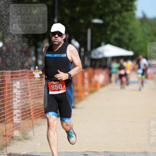 07.09.2025 - 19. Norderstedt Triathlon Michael Strokosch http://msf.ph/oto/8741251 07.09.2025 12:31:33 Laufen 850, 1231 meine-sportfotos.de