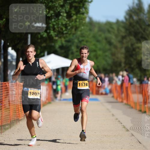07.09.2025 - 19. Norderstedt Triathlon Michael Strokosch http://msf.ph/oto/8741335 07.09.2025 11:53:17 Laufen 204, 1174, 1203 meine-sportfotos.de