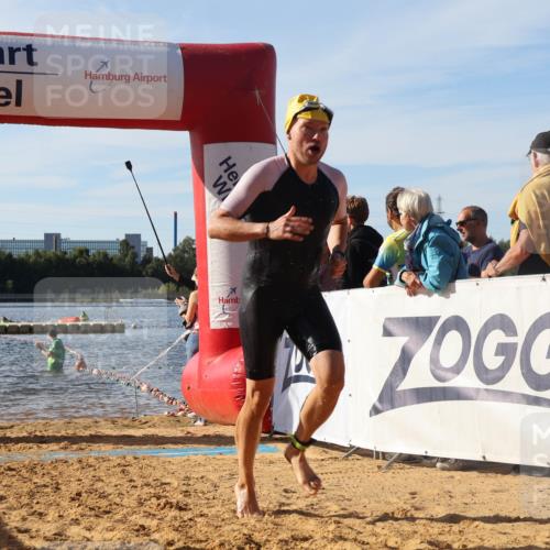 07.09.2025 - 19. Norderstedt Triathlon Luisa Fischer http://msf.ph/oto/8741363 07.09.2025 10:03:56 Schwimmen 1147, 1149 meine-sportfotos.de
