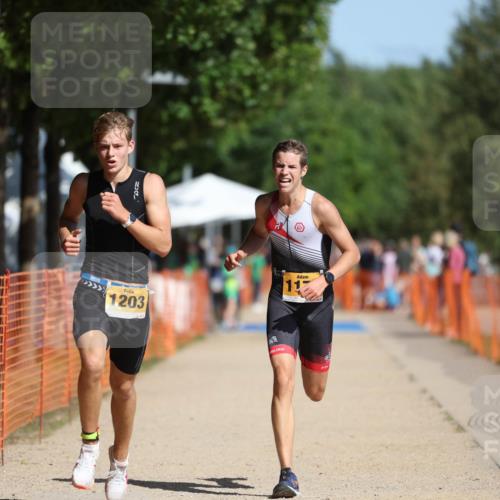 07.09.2025 - 19. Norderstedt Triathlon Michael Strokosch http://msf.ph/oto/8741364 07.09.2025 11:53:17 Laufen 204, 1174, 1203 meine-sportfotos.de