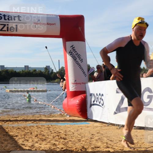 07.09.2025 - 19. Norderstedt Triathlon Luisa Fischer http://msf.ph/oto/8741370 07.09.2025 10:03:56 Schwimmen 1147, 1149 meine-sportfotos.de