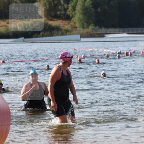 07.09.2025 - 19. Norderstedt Triathlon Luisa Fischer http://msf.ph/oto/8741442 07.09.2025 10:04:04 Schwimmen 1147, 1149 meine-sportfotos.de