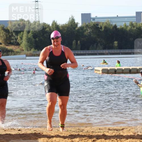 07.09.2025 - 19. Norderstedt Triathlon Luisa Fischer http://msf.ph/oto/8741495 07.09.2025 10:04:11 Schwimmen 1113, 1118, 1149 meine-sportfotos.de