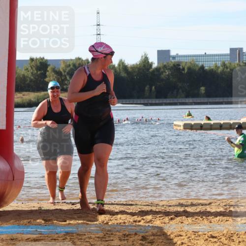 07.09.2025 - 19. Norderstedt Triathlon Luisa Fischer http://msf.ph/oto/8741515 07.09.2025 10:04:12 Schwimmen 1113, 1118, 1149 meine-sportfotos.de