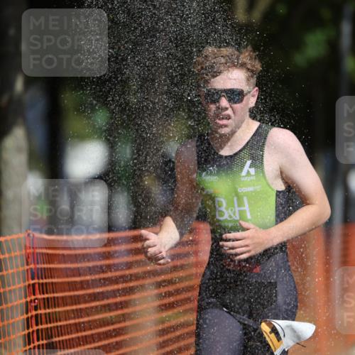 07.09.2025 - 19. Norderstedt Triathlon Michael Strokosch http://msf.ph/oto/8741590 07.09.2025 11:53:48 Laufen 1180 meine-sportfotos.de