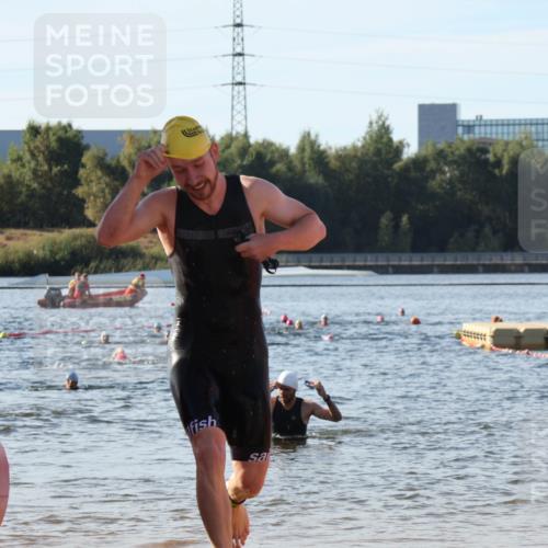 07.09.2025 - 19. Norderstedt Triathlon Luisa Fischer http://msf.ph/oto/8741607 07.09.2025 10:04:27 Schwimmen 1113, 1138 meine-sportfotos.de