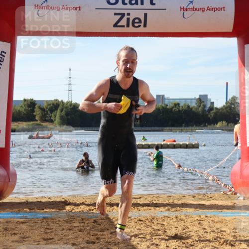 07.09.2025 - 19. Norderstedt Triathlon Luisa Fischer http://msf.ph/oto/8741642 07.09.2025 10:04:29 Schwimmen 1138 meine-sportfotos.de