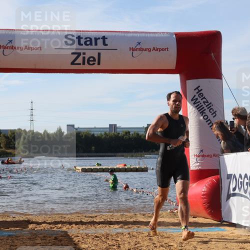 07.09.2025 - 19. Norderstedt Triathlon Luisa Fischer http://msf.ph/oto/8741694 07.09.2025 10:04:38 Schwimmen 1138, 1139 meine-sportfotos.de