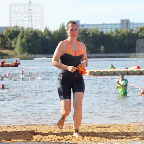 07.09.2025 - 19. Norderstedt Triathlon Luisa Fischer http://msf.ph/oto/8741749 07.09.2025 10:04:50 Schwimmen 1129, 1139 meine-sportfotos.de