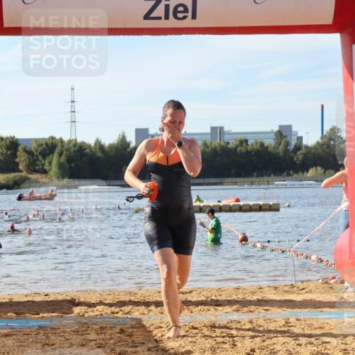 07.09.2025 - 19. Norderstedt Triathlon Luisa Fischer http://msf.ph/oto/8741767 07.09.2025 10:04:51 Schwimmen 1129 meine-sportfotos.de