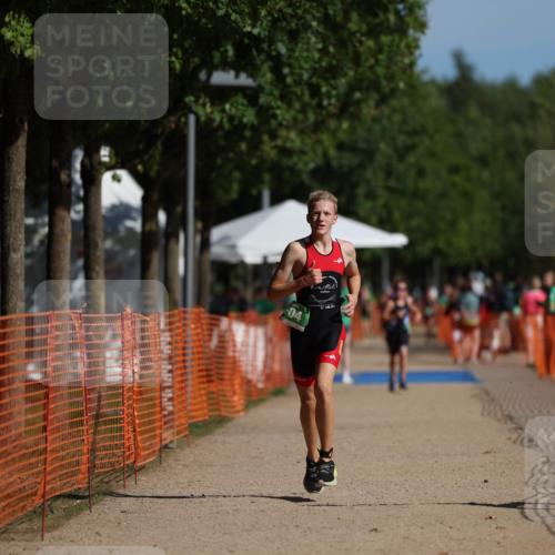 07.09.2025 - 19. Norderstedt Triathlon Michael Strokosch http://msf.ph/oto/8741800 07.09.2025 10:56:47 Laufen 98, 104 meine-sportfotos.de