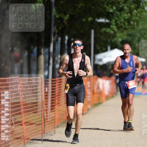 07.09.2025 - 19. Norderstedt Triathlon Michael Strokosch http://msf.ph/oto/8741846 07.09.2025 11:54:16 Laufen 821, 1200 meine-sportfotos.de