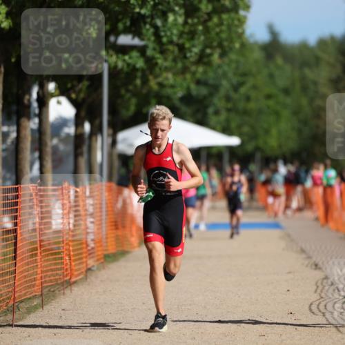 07.09.2025 - 19. Norderstedt Triathlon Michael Strokosch http://msf.ph/oto/8741868 07.09.2025 10:56:48 Laufen 98, 104 meine-sportfotos.de