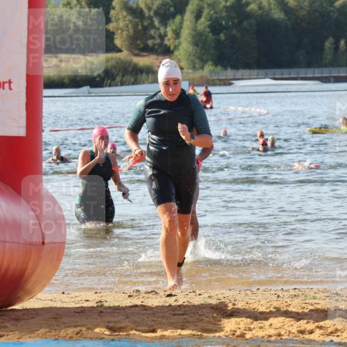 07.09.2025 - 19. Norderstedt Triathlon Luisa Fischer http://msf.ph/oto/8741901 07.09.2025 10:05:15 Schwimmen 1110, 1117, 1151 meine-sportfotos.de