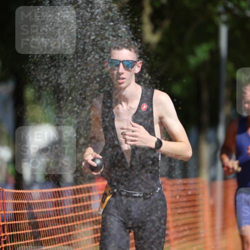 07.09.2025 - 19. Norderstedt Triathlon Michael Strokosch http://msf.ph/oto/8741930 07.09.2025 11:54:19 Laufen 821, 1200 meine-sportfotos.de